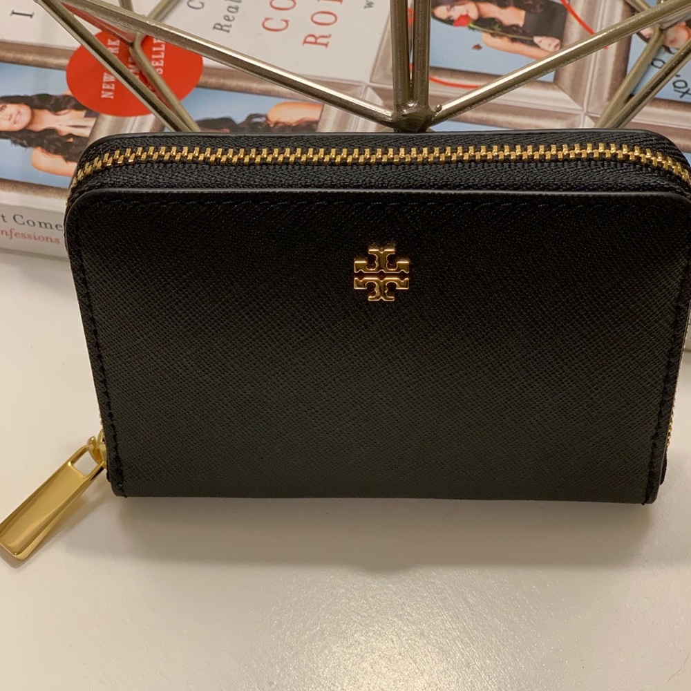 NWT Tory Burch Mini Robinson Zip Wallet